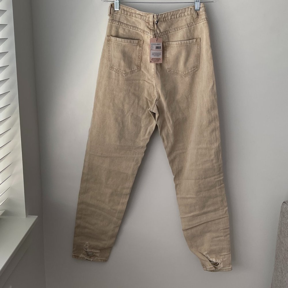 Missguided Riot Rise Ripped Mom Jeans - Picture 4 of 12